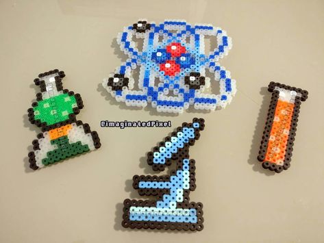 Science perler beads Perler Bead Science, Science Perler Bead Patterns, Science Perler Beads, Science Pixel Art, Science Template, Hamma Beads Ideas, Nerd Crafts, Seed Bead Crafts, Easy Perler Beads Ideas