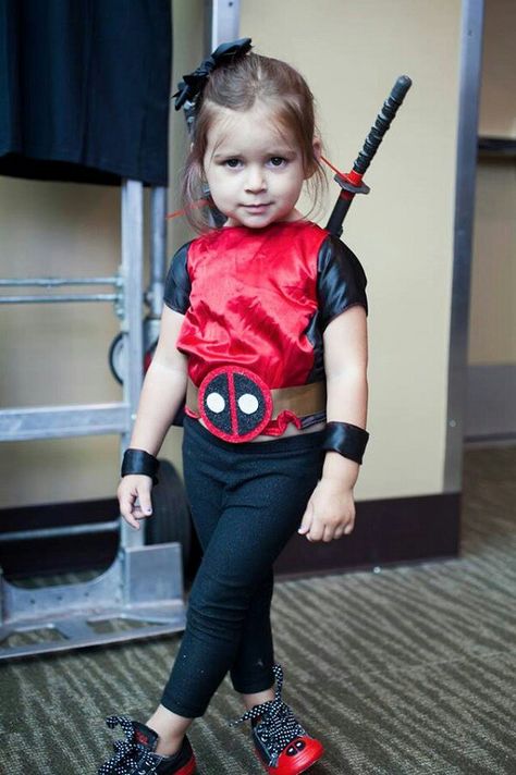 Cute girly Deadpool Kids Deadpool Costume, Deadpool Party, Comic Book Wedding, Daughter Activities, Deadpool Costume, Peacock Costume, Geeky Clothes, Halloween Costumes For 3, Kids C