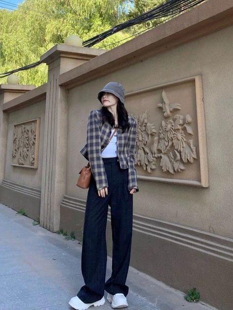 Modest Korean Fashion Summer, Simple Edgy Outfits, Ulzzang Fashion Summer, 대학생 스타일, Rok Outfit, Korean Outfit Street Styles, Korean Fashion Summer, Korean Casual Outfits, Ulzzang Fashion