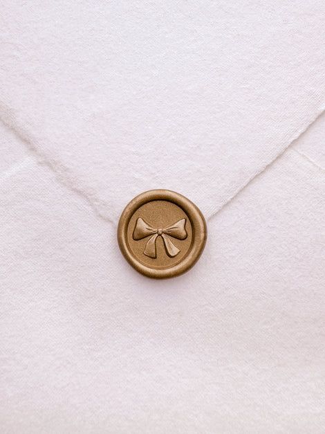 Our wide array of beautiful and unique wax seal designs with crisp engraving details, are perfect embellishments for wedding stationery, gifts and DIY projects. Custom Wax Stamp, Stationery Gifts, 3d Heart, Seal Design, Wax Stamp, Wax Seal Stamp, Simple Flowers, Botanical Pattern, Seal Stamps