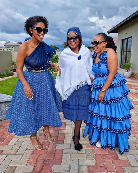 Tswana Wedding, Latest Ankara Dresses, Xhosa Attire, South African Traditional Dresses, African Traditional Wear, African Traditional Wedding Dress, Shweshwe Dresses, African Wedding Attire, African Attire Dresses