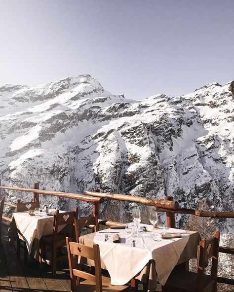 The Italy Insider on Instagram: "High-altitude meal on the Italian mountains of the Valle d’Aosta, where Rifugio Punta Jolanda in Gressoney-La-Trinitè offers a 360° view of the mountains’ peaks and the ski slopes. Enjoy some Polenta with a nice glass of wine on the rooftop terrace at 2300 meters of altitude, before heading back to town. ⠀⠀⠀⠀⠀⠀⠀⠀⠀ 📷 @mariangelamonti_ 📍 @RifugioPuntaJolanda ⠀⠀⠀⠀⠀⠀⠀⠀⠀ #theitalyinsider #mountains #rifugio #polenta #highaltitude #lunch #montagneitaliane #wine #vall Italian Mountains, Aosta Italy, Aosta Valley, Volunteer Travel, Deer Valley, Ski Slopes, Slow Travel, High Altitude, Glass Of Wine