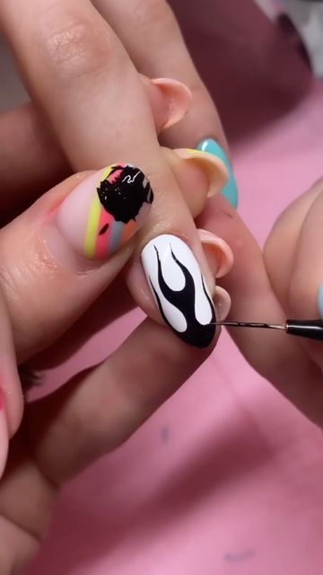 How To Do Flame Nails, Flame Nail Art Tutorial, Flame Nails Tutorial, Flame Design Nails, Flames Nail Art, Fire Nail Art, Paint Flames, Nail Art Designs Tutorial, Flame Nails