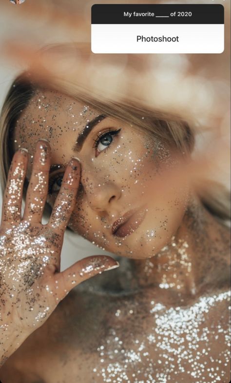 Kylie Katich, Glitter Photo Shoots, Skin Consultation, New Year Photoshoot, Glitter Photography, Artsy Photos, Photographie Portrait Inspiration, Creative Photoshoot Ideas, Glam Photoshoot