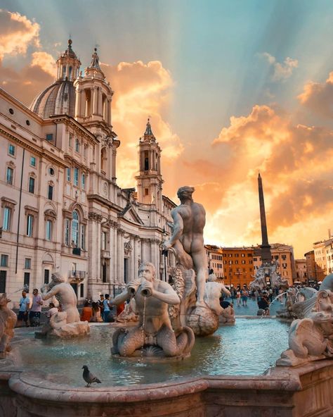 Rome Sunset, Rome Aesthetic, Rich And Poor, Rome Tours, Travel Inspiration Destinations, Piazza Navona, Italy Aesthetic, Italy Photo, Ancient Cultures