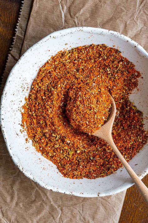 Turkish Spice Blend - Give Recipe Turkish Spice Blend, Carne Asada Seasoning, Fish And Veggies, Turkish Spices, Seasoning Chicken, Chicken Kebab Recipe, Easy Crockpot Dinners, Dried Peppers, Kebab Recipes