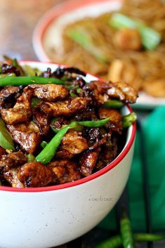 Chicken Chili Dry Recipe, Chinese Chili Chicken, Spicy Mongolian Beef, Kerala Meals, Sliced Bell Pepper, Chinese Chili, Asian Sauces, Asian Stir Fry, Chili Chicken