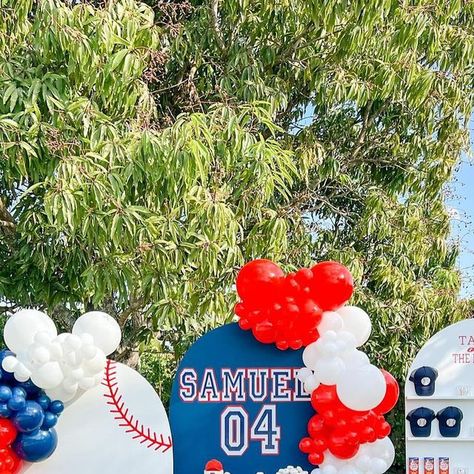 Susy’s Soirées LLC on Instagram: "I don’t know about you, but I’d say Samuel’s 4th birthday party was a GRAND SLAM! ⚾️🧢🏟️ Planning, styling, and design: @susysoirees Backdrops and balloons: @susysoirees Signage: @themelboutique_ Cake: @paolascreations Cupcakes: @kros_sweets Rentals: @cachetentsandevents Bounce house: @thebouncecloudmiami #kidspartyplanner #miamikidspartyplanner #miamiballoonartist #miamipartystylist #miamipartyplanner #miamieventstylist #miamieventplanner #eventplanner Grand Slam Birthday Party, Baseball Backdrop, Miami Party, Kids Party Planner, Balloons Decor, 4th Birthday Party, Baseball Party, Baseball Birthday, Bounce House