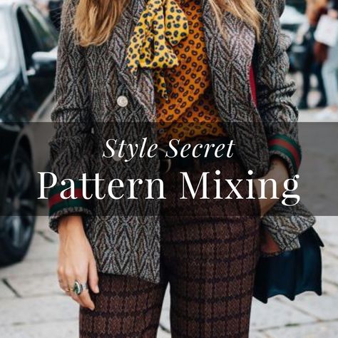 How to Mix Prints and Patterns | Simplified Wardrobe Mixed Pattern Outfit, Simplified Wardrobe, Jumper With Skirt, Mixing Patterns Fashion, Wardrobe Hacks, Pattern Mixing Outfits, Simplify Wardrobe, Mixed Prints Outfit, Mixing Prints Fashion