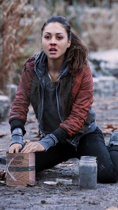 The 100 Raven, Lindsay Morgan, The 100 Poster, Raven Reyes, The 100 Characters, Lindsey Morgan, Sky People, The 100 Show, Mix Photo