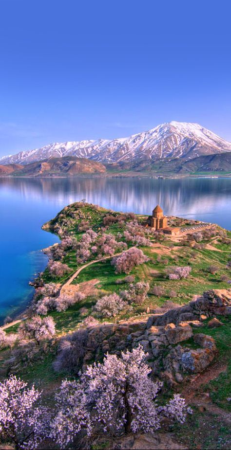 Akdamar Island, Lake Van, Turkey Van Turkey, Magic Places, Island Lake, Turkey Travel, Pretty Places, Oh The Places Youll Go, Places Around The World, Wonderful Places, Dream Vacations