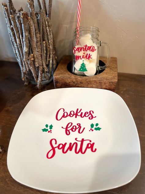 Diy Santa Cookie Plate, Santa Christmas Cookies, Personalized Christmas Plates, Personalized Christmas Cookies, Santa Cookie Plate, Winter Tray, Swag Clothing, Christmas Accent Pillows, Milk For Santa