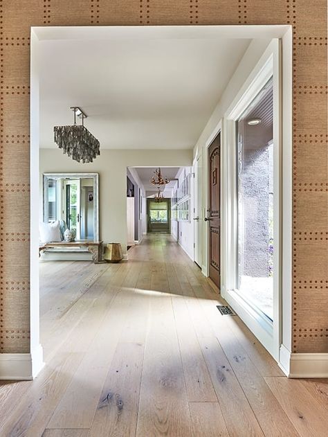 Creating Rustic Transitional Style with White Oak Floors Wide Plank Wood Flooring, Wide Plank Floors, Light Floors, Rustic Transitional, Transitional Interior Design, White Oak Hardwood Floors, Natural Wood Flooring, Wood Floors Wide Plank, Oak Hardwood Flooring