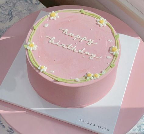 Aestethic Birthday Cake, Simple Pink Cake, 25th Birthday Cake, Simple Birthday Cake Designs, 17 Birthday Cake, Royal Cakes, 25th Birthday Cakes, Make Birthday Cake, Pinterest Cake