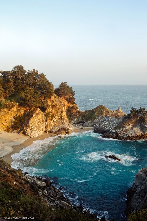 McWay Falls - an 80 ft waterfall in Julia Pfeiffer Burns State Park in Big Sur California // localadventurer.com Mcway Falls Big Sur, California Road Trip Itinerary, Mcway Falls, Great American Road Trip, West Coast Road Trip, Big Sur California, California Vacation, California Girl, Waves Crashing