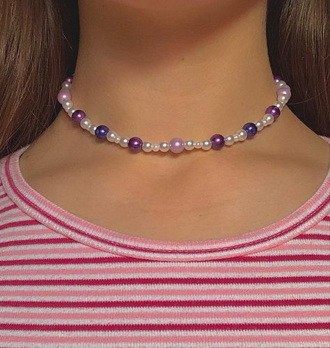 Breaclate Ideas, Beaded Asthetic Necklaces, Handmade Minimalist Purple Necklace, Beaded Chocker Ideas Aesthetic, Handmade Purple Minimalist Necklace, Purple Beads Necklace Aesthetic, Diy Jewelry Rings, Preppy Jewelry, Beaded Necklace Designs