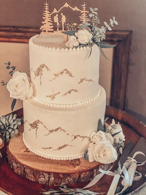 White Mountain Wedding Cake, Nature Cake Topper, Mountain Grooms Cake, Adventure Wedding Cake, Simple Mountain Wedding Cake, Wedding Cake Woodsy, Wedding Cake With Mountains, Buttercream Mountain Cake, Wedding Cake Mountain Theme