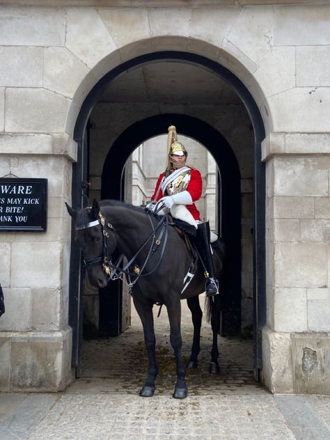 Horse Guards London, Royal Horse Guards, Royal Horse, Queens Guard, Horse Guards, Military Art, Horses, Queen, London