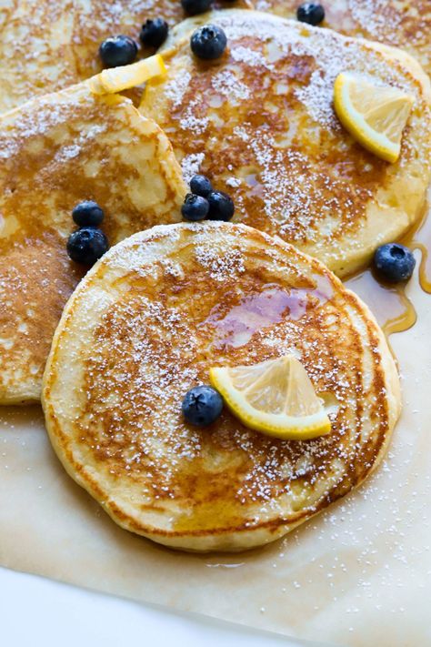 » Lemon Ricotta Pancakes Sick Food, Lemon Pancakes, Lemon Ricotta Pancakes, Liz Lemon, Ricotta Pancakes, Perfect Pancakes, Pancake Stack, Crepe Cake, Lemon Ricotta