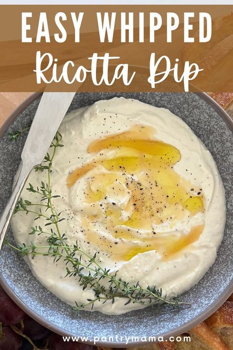 Whipped Ricotta Dip Dip With Sourdough Bread, Honey Ricotta Dip, Ricotta Dip With Honey, Ricotta Dip Recipes, Whipped Ricotta Dip, Whipped Ricotta Recipe, Bread Bowl Dip, Ricotta Dip, Recipe With Garlic