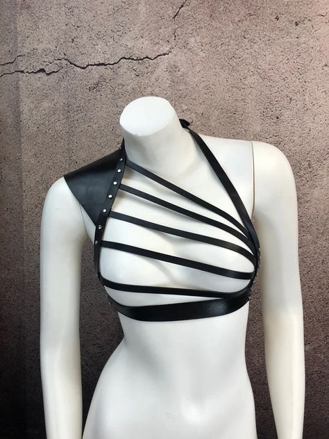 Fashion Harness, Harness Outfit, Strap Harness, Ropa Upcycling, Shoulder Piece, Harness Fashion, Will S, Leather Lingerie, Body Harness