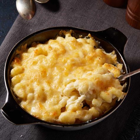 Old Fashioned Macaroni and Cheese Recipe Old Fashioned Macaroni And Cheese, Southern Mac And Cheese, Cheddar Mac And Cheese, Macaroni And Cheese Recipe, Making Mac And Cheese, Bacon Potato Salad, Macaroni N Cheese Recipe, Small Pasta, Mac And Cheese Recipe