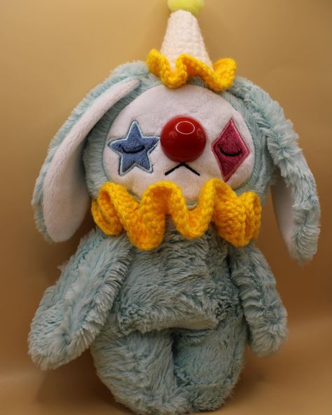 Clown Plushies Aesthetic, Clown Plush, Clown Plushies, Creepy Clown Makeup, Creepy Cute Fashion, Cute Clown, Diy Wardrobe, Clowning Around, Creepy Clown