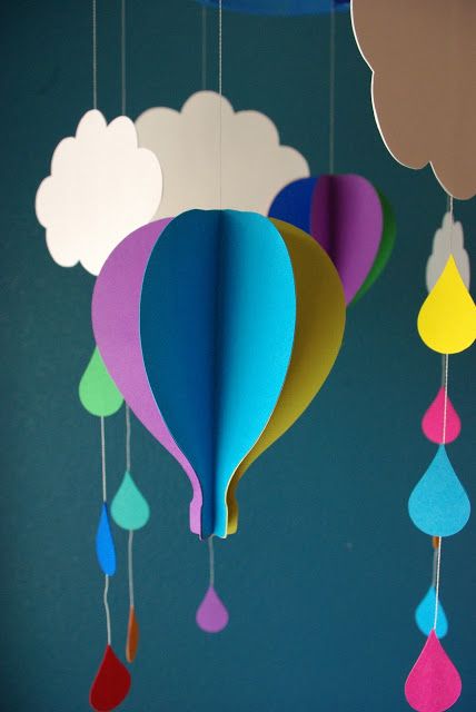 Up, Up & Away! Hot Air Balloon Mobile, Balloon Mobile, Paper Mobile, Diy Bebe, Baby Diy, Hot Air Balloons, Air Balloons, Diy Baby, Hot Air Balloon