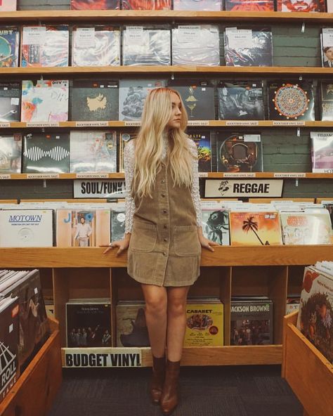 Aesthetic Self Portrait, Fall Lookbook, Self Portrait Photography, Foto Tips, Record Shop, Corduroy Dress, Instagrammer, Record Store, Photography Inspo