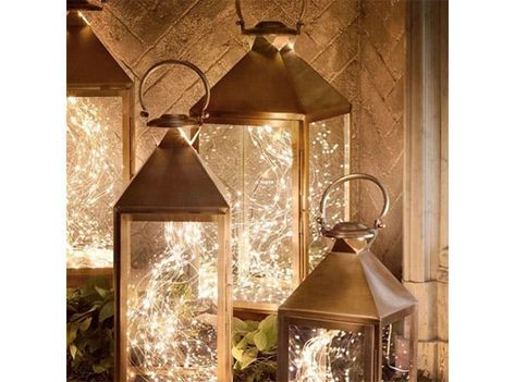 Crismas Ideas Decoration, Crismas Ideas, Christmas Lantern Decor Ideas, House Decor Christmas, Christmas Lantern Ideas, Lantern Christmas Decor, Christmas Diy Decorations, Christmas Lights Outside, Simple Holiday Decor