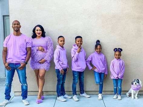 101BlackPlatinum ⚘💅💍💫🌟📸 on Instagram: “💜🔮💜{Cuteness Overload}💜🔮💜 📷: @thelewis_show • • • Follow @101blackplatinum • • • #101blackplatinum #beautiful #sister #melanin #love…” Easter Family Pictures, Mom Of Four, African American Family, Black Family, Spring Family, Four Kids, Family Picture Outfits, Baby #5, Work Family