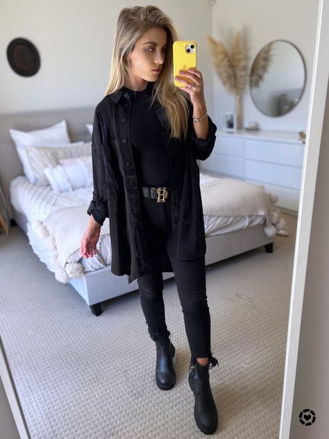 Black satin shirt jeans boots Pandora hairdresser outfit stylish all black Holland And Cooper, Hairdresser Outfit, Dresser Black, Black Everything, Hacks Clothes, Hair Dresser, All Black Everything, Black Outfits, Fashion Hacks Clothes