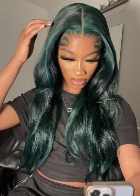 Green Hair Black Women, Hunter Green Hair, Green Lace Front Wigs, Dark Green Wig, Weave Hair Color, Grey Hair Color Silver, Emerald Green Hair, Baddie Hair, Vegas Hair