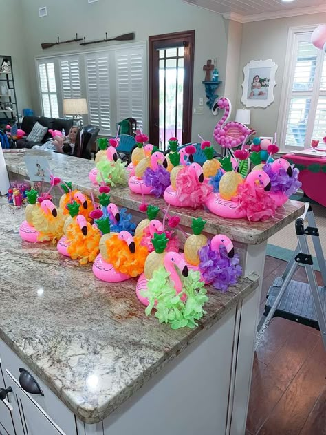 Pool Party Ideas Favors, Pool Birthday Party Centerpieces, 13 Pool Party Birthday, Spring Break Birthday Party Ideas, Barbie Pool Party Centerpieces, Cheer Pool Party Ideas, Pool Party Birthday Ideas Adults, 13th Pool Party Ideas, Cute Pool Party Ideas