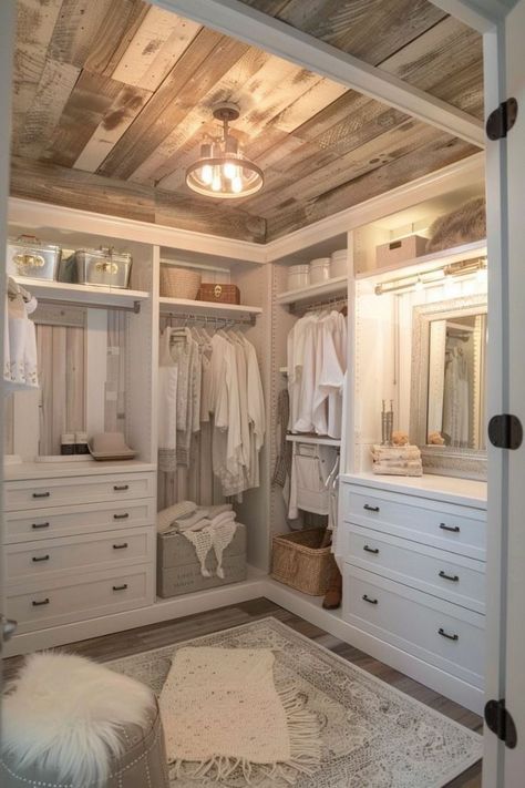 Master Walk In Closet Ideas, Decoration Ideas Party, Farmhouse Closet, Closet Makeovers, Stylish Closet, Closet Organization Ideas, Dream Closet Design, Closet Design Layout, Barn Style House Plans