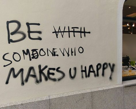 The Best You Can Do Is Work On Yourself Writing On The Wall, Graffiti Quotes, Message Positif, Life Is Tough, You Are Important, Be With Someone, Motivational Messages, Write To Me, Positive Words