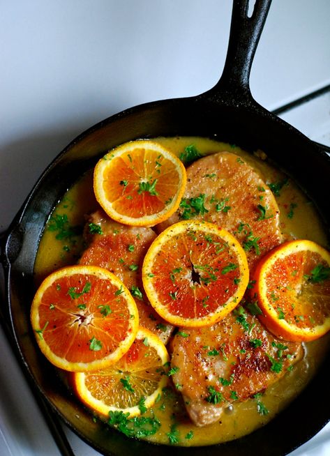 skillet pork chops l'orange - ChinDeep Orange Beef, Skillet Pork Chops, Fruit Tart Recipe, Cooking With White Wine, Savory Meals, Mandarin Oranges, Pork Ham, Pork Glaze, Orange Sauce