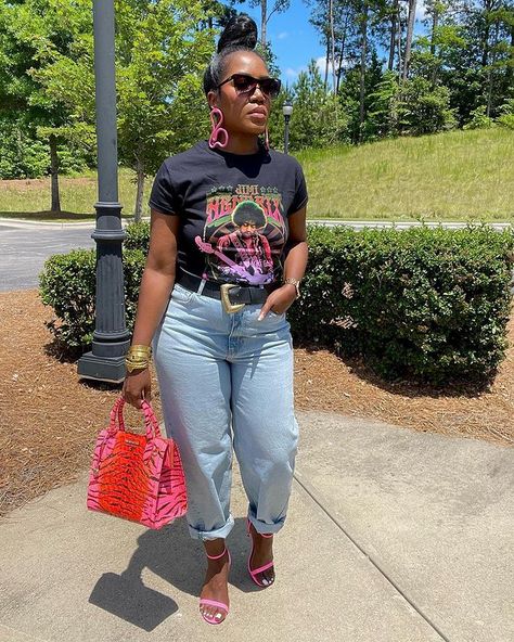 Instagram Casual Spring Night Outfit, Casual Movie Outfit, Black Women Graphic Tees Outfits, Spring Summer Work Outfits 2024, Cute Hangout Outfits, Summer Looks Black Women, Grown Woman Outfits Summer, Summer Outfits For Curvy Women, Grown Women Outfits