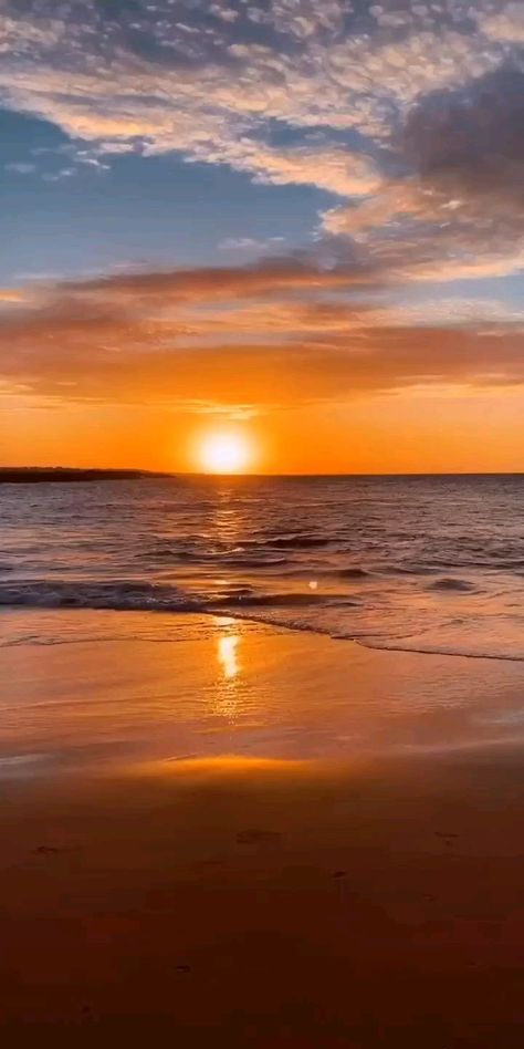 Beach Sunset Wallpaper, Sunset Nature, Aesthetic Photography Nature, Beautiful Places Nature, Beautiful Photos Of Nature, Beautiful Nature Wallpaper, Cool Pictures Of Nature, Sunset Pictures, Beautiful Scenery Nature