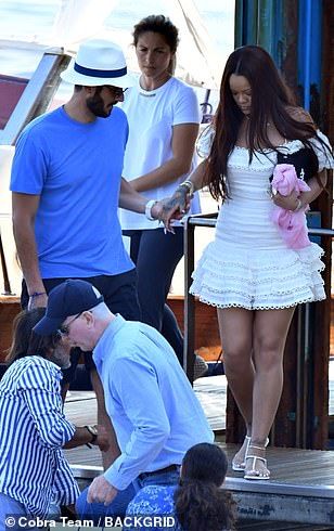 Rihanna White Dress, Rihanna Boyfriend, Hassan Jameel, Rihanna Photos, Bwwm Couples, Rihanna Looks, Bad Gal Riri, Bad Gyal, Rihanna Style