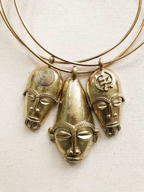 Akan African Mask Choker // Select Style – Afrohemien.com Nigerian Tribes, Afro Jewelry, African Aesthetic, Africa Tribes, Brass Choker, African Inspired Jewelry, Afrocentric Jewelry, Black Friday Design, Jewellery Packaging