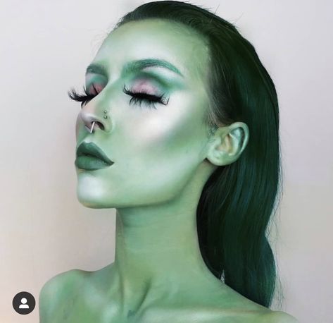 Green Face Makeup Halloween, Green Alien Makeup, Makeup Look Glam, Alien Face Paint, Alien Halloween Makeup, Fall Szn, Alien Makeup, Rave Costume, Alien Party