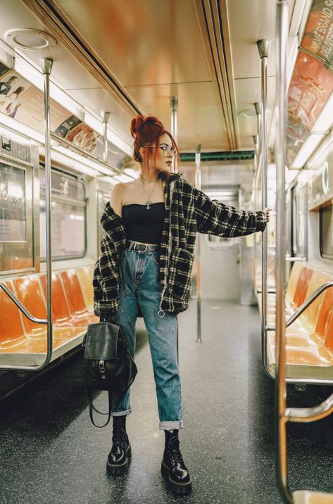 Lost in Translationn - LE HAPPY : LE HAPPY Moda Grunge, Doc Martens Outfit, Estilo Swag, Oversize Fashion, Swag Style, Alternative Outfits, 가을 패션, Edgy Outfits, Mode Vintage