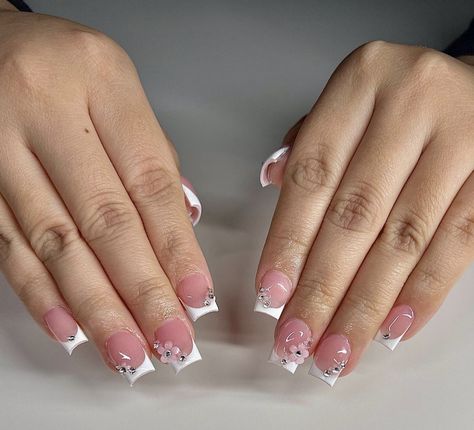 Short White Nails With Design Classy, Glittery French Tip Nails Square, White French Tip Rhinestone Nails, Small Nails French Tip, How To Make A Ramo Buchon With Ribbon, Cute Short Nails With Gems, Medium Short Nail Designs, Nail Ideas Medium Square, Short Square Nail Inspo 2024