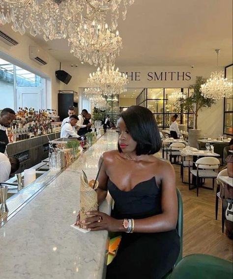 Black Woman Luxury Aesthetic, Black Femininity Aesthetic, Femininity Aesthetic, Lunch Date Outfit, Elegant Outfit Classy, Vintage Black Glamour, Black Femininity, Black Luxury, Future Lifestyle