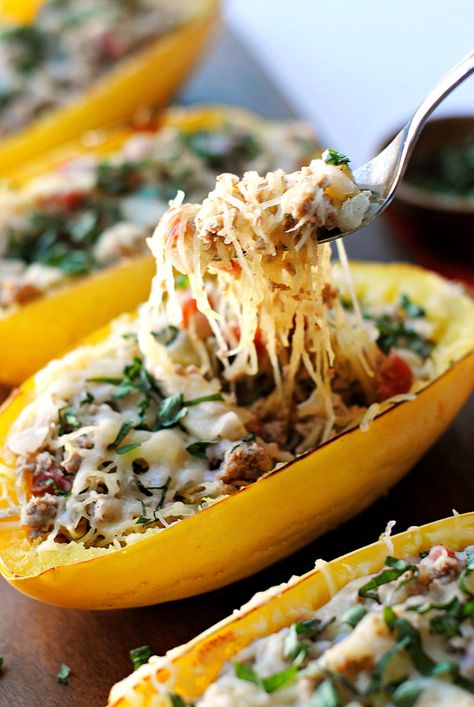 Sausage And Spaghetti Squash, Spaghetti Squash Boats, Cheesy Spaghetti Squash, Spaghetti Squash Boat, Squash Boats, Healthy Spaghetti, Cheesy Spaghetti, Turkey Chili Healthy, Stuffed Squash