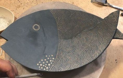 Ceramic Fish Plate, Coil Pottery, Pottery Handbuilding, Fish Plate, Raku Pottery, Ceramic Fish, Slab Pottery, Hand Built Pottery, Pottery Techniques