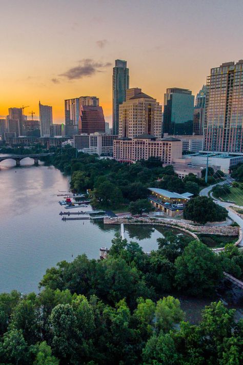 Austin Hotels, Lady Bird Lake, South By Southwest, Fall Getaways, Swimming Holes, City Limits, Dakota Johnson, Lake View, Austin Texas