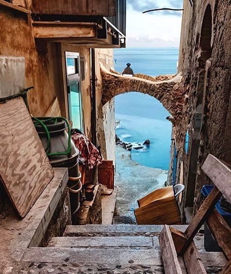 “Chianalea Di Scilla, italy 🇮🇹 Photograph By @albertofiumicino #natgeography Via @discover.planet” Italy In May, Calabria Italy, Italy Holidays, Italy Tours, Italy Photography, Voyage Europe, Destination Voyage, Southern Italy, Italy Photo