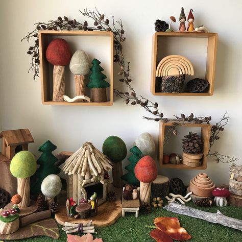 Classroom Interior, Reggio Classroom, Imaginary Play, Home Daycare, Invitation To Play, Instagram Autumn, Nursery Room Inspiration, Learning Projects, Nature Table